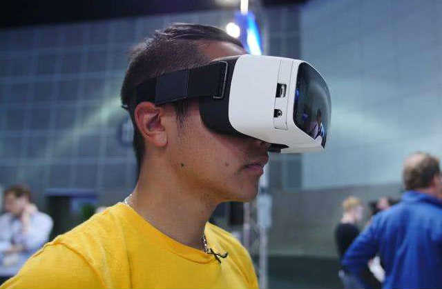 VR眼鏡瞳孔間距調(diào)節(jié)電機_VR眼鏡自動調(diào)焦電機解決方案-萬至達電機